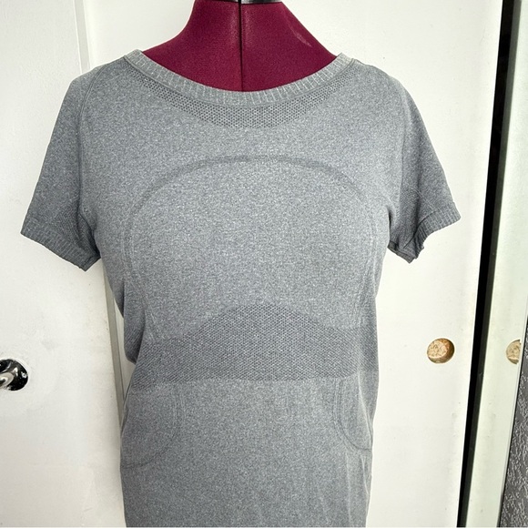 Lululemon Swiftly Tech Short Sleeve Crew Heathered Slate - Picture 2 of 9